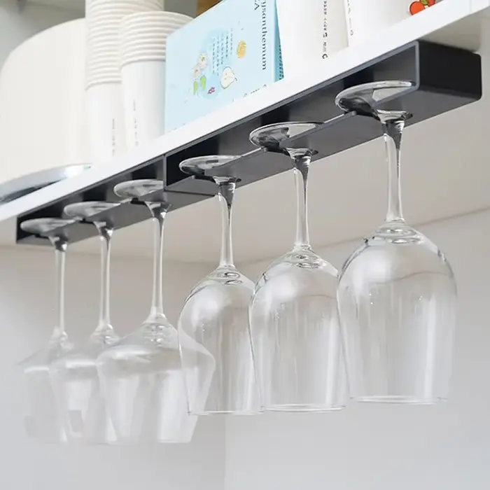 Support à verres à vin suspendu sans perçage